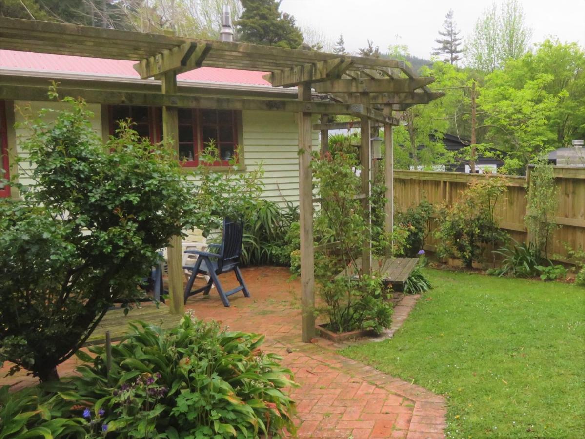 Twin Totara Cottage Upper Hutt Esterno foto