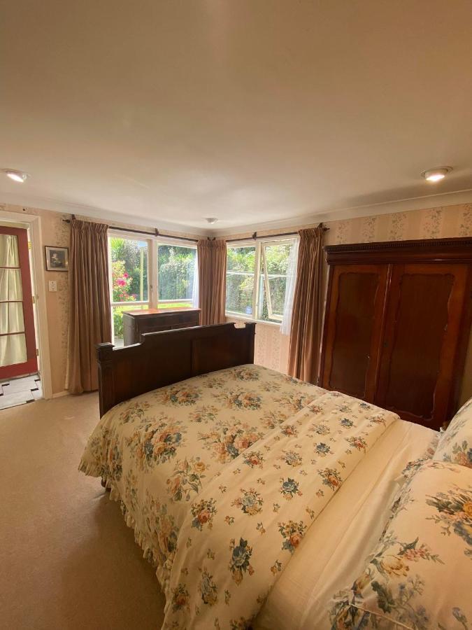 Twin Totara Cottage Upper Hutt Esterno foto